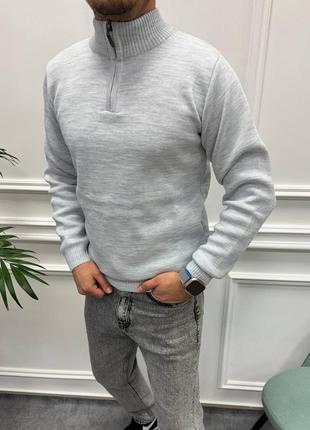 Теплий светр з блискавкою