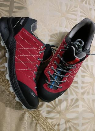 Тренинговые оригинальные беговые трейловые кроссовки grisport made in italy на подошве vibram3 фото