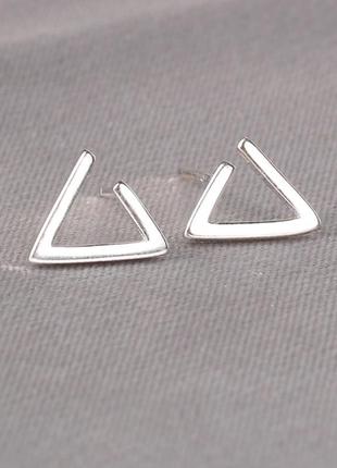 Серьги бижутерия триугольник серебристые