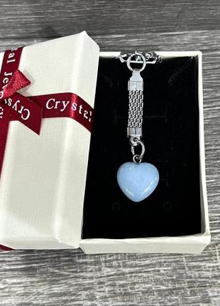 Кулон с натуральным камнем голубой аквамарин в форме мини сердечка на брелке в подарочной коробочке