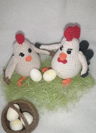 Вязаные игрушки цыпленка, курица, петух