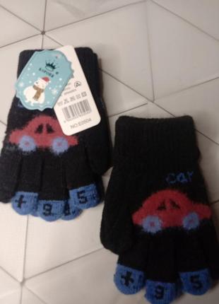 Черные перчатки с красной машинкой для мальчиков 2-3 года