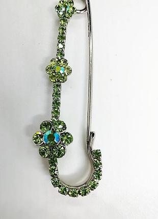 Большая красивая шпилька