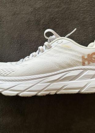 Hoka oneone кроссовки белые