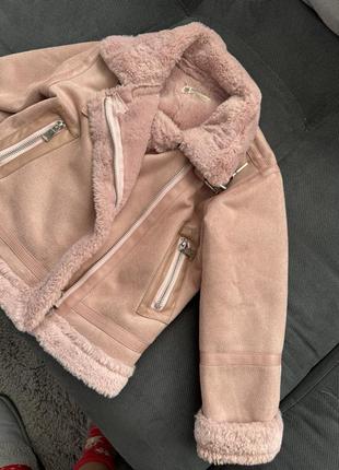 Пудровая дубленка детская