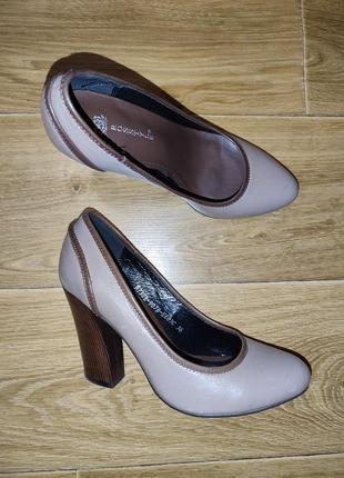 Нові жіночі туфлі р.35,36