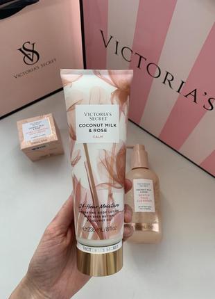 Лосьйон для тіла victoria’s secret natural beauty hydrating body lotion coconut milk & rose