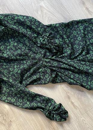 Платье черное с зеленым