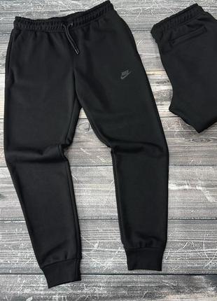 Зимние мужские спортивные штаны на флисе nike