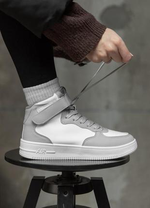 Зимние женские кроссовки