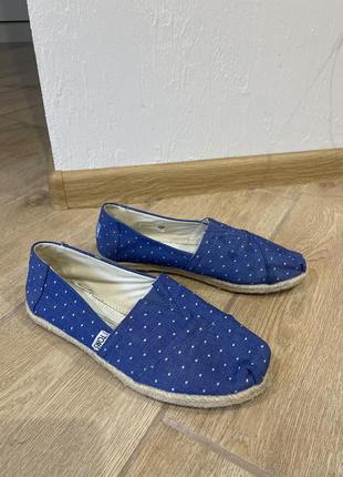 Легкие макассины Toms 37