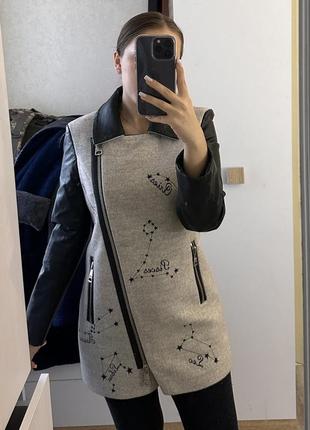 Демісезонне пальто