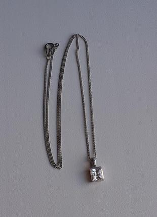Серебряная цепочка и кулон