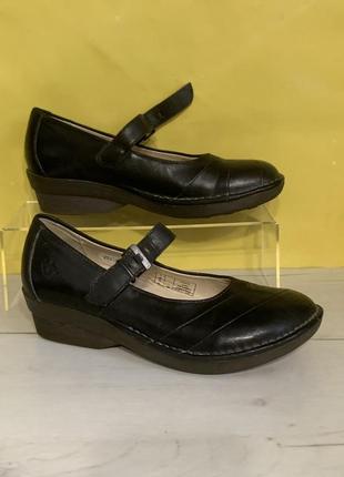 Шкіряні туфельки dr.martens