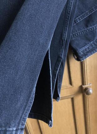 Джинсы с разрезами