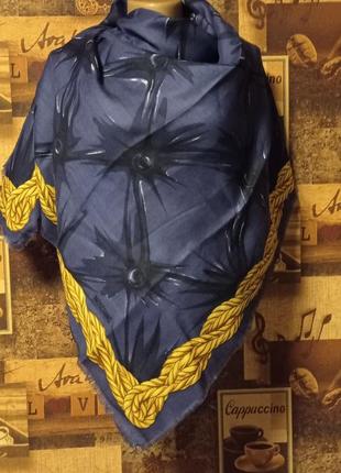 Брендовая шерстяная винтажная шаль moschino