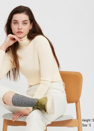 Uniqlo гольф кремовый, шерсть мериноса 100%, шерстяной водолазка