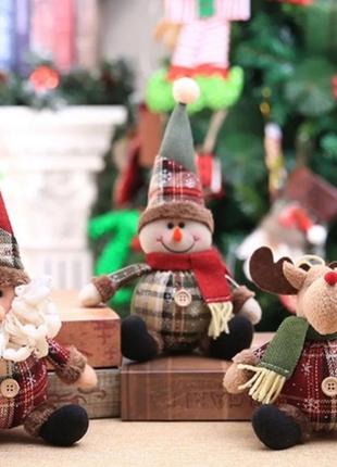 Олень новогодний.