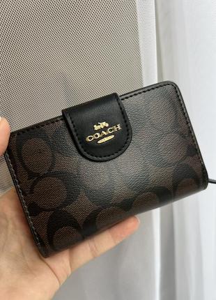 Кошелек coach medium corner zip wallet натуральная кожа