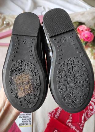 Детские туфли под лаковую эко кожу черного цвета обуви для девочек