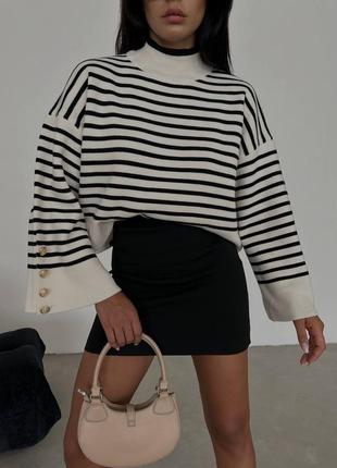 Трендовый свитер оверсайз в полоску, с объемными рукавами