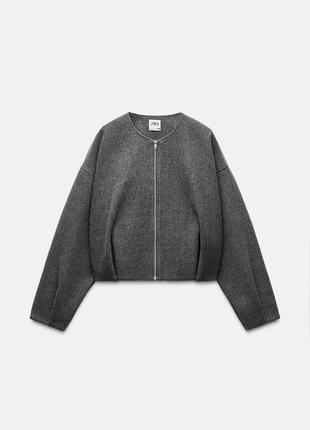 Об'ємна куртка-бомбер soft zara