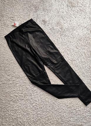 Фирменные кожаные утепленные провелюренные лосины h&m р.м/l