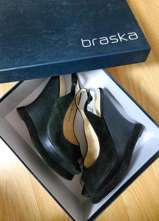 Босоножки замшевые черные на танкетке braska, 38 размер