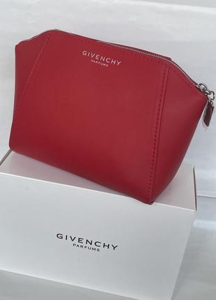 Оригинальная косметичка givenchy