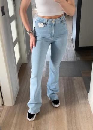 Джинси zara flared high-waist jeans