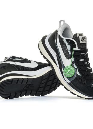 Nike vaporwaffle sacai black white