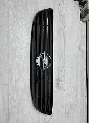 Решітка радіатора opel zafira a 1999-2005 рік 90580679