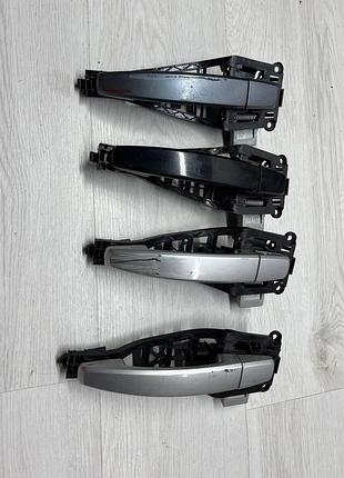 Ручка задньої правої дверки зовнішня 24463750 opel zafira b opel astra h