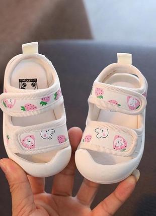 Дитячі босоніжки для малюків