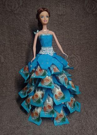 Кукла барби из конфет