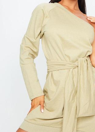 Prettylittlething. товар из англии. платье на одно плечо