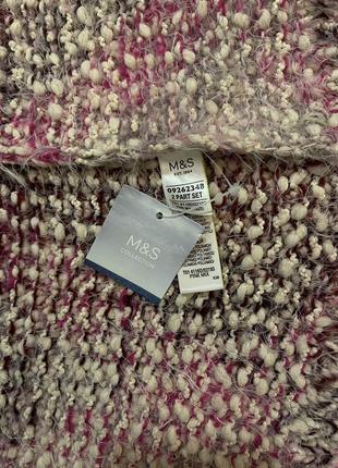 Шарф в наличии.