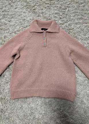 Гарний та теплий светрик