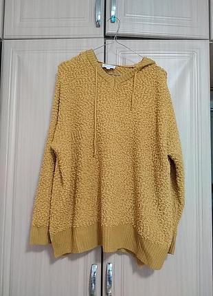 Свитер с капюшоном