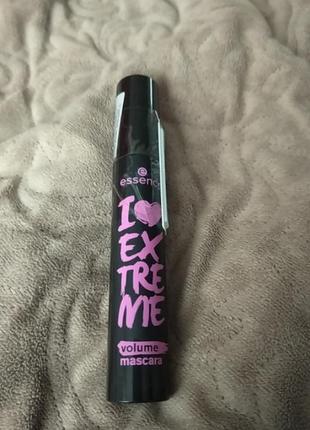 Туш для вій чорна essence l love extreme чорна