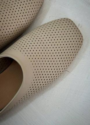 Трендовые мюли из натуральной кожи с перфорацией 3026