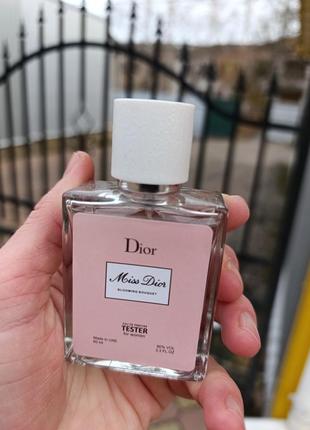 Уценка без коробки мисс
вид продукции парфюмированная вода без коробки объем 60 мл