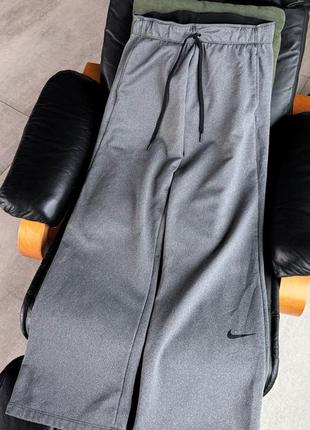 Широкие спортивные штаны petite с утеплением nike