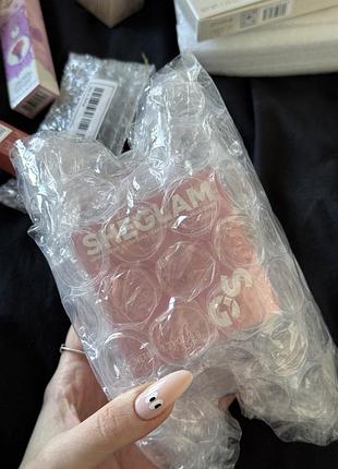 Румʼяна adorn sheglam