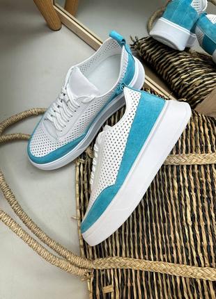 Білі з бірюзовим кеди кросівки з перфорацією натуральна шкіра та замша