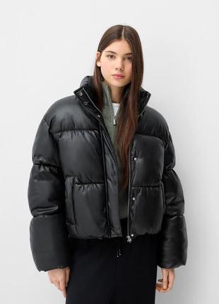 Пуфер з екошкіри bershka