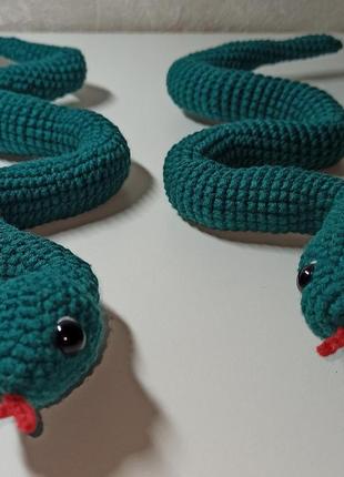 Змея вязаная ручной работы