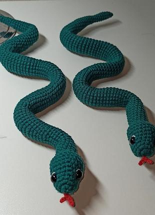 Змея вязаная ручной работы