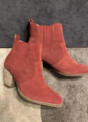 Червоні чоботи, чобітки  натуральна замша  next оригінал  38.5 -39 розмір