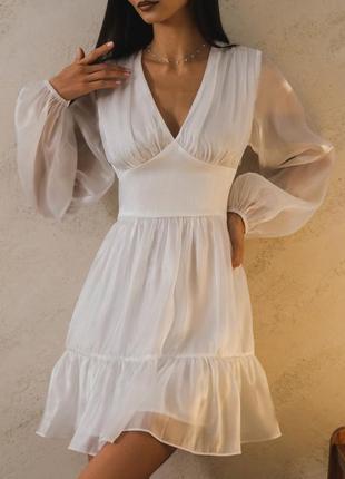 Изысканное платье из органзы